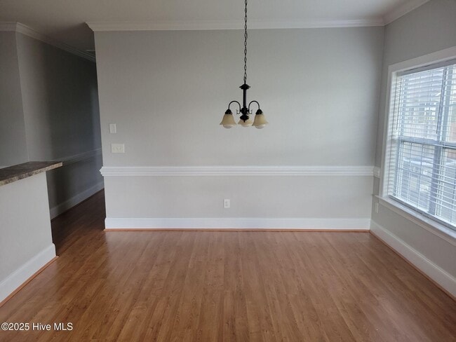 Photo - 2321 Dovedale Dr