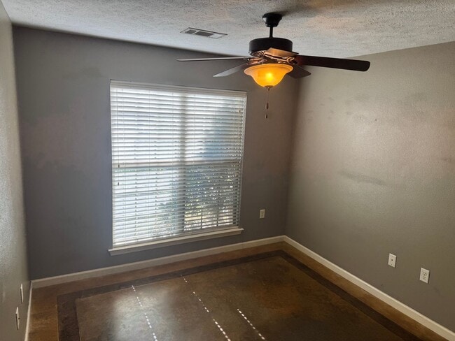 Photo - 1015 Wineberry Rd