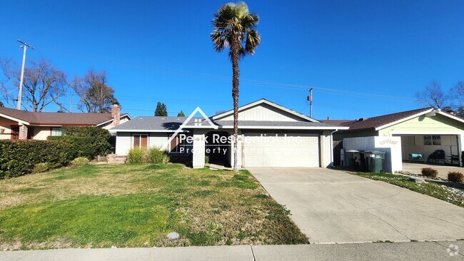 Building Photo - Updated 3bd/2ba Carmichael House with 2 Ca...