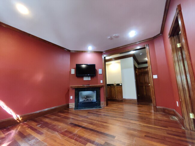 Photo - 9 Strathmore Rd Unit 2