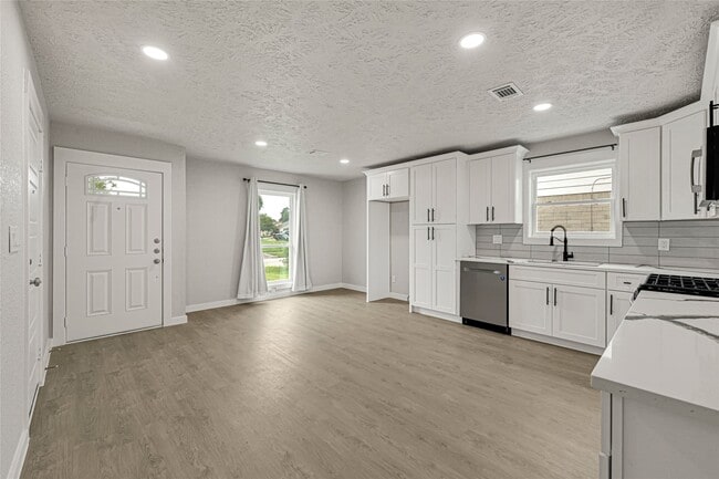 Photo - 15322 Bedford Glen Dr