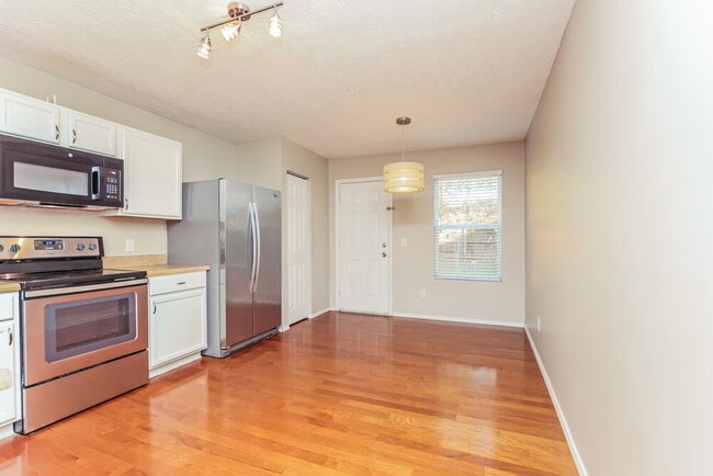 Photo - 5221 Sunsail Dr