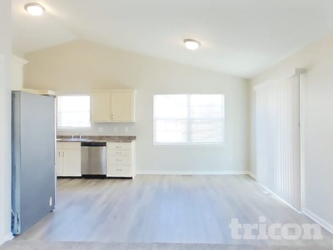 Photo - 1690 Fountain Lk Dr E