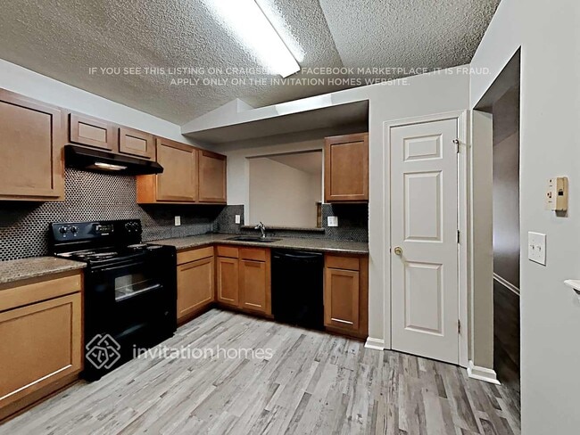 Photo - 2999 Mikris Dr E