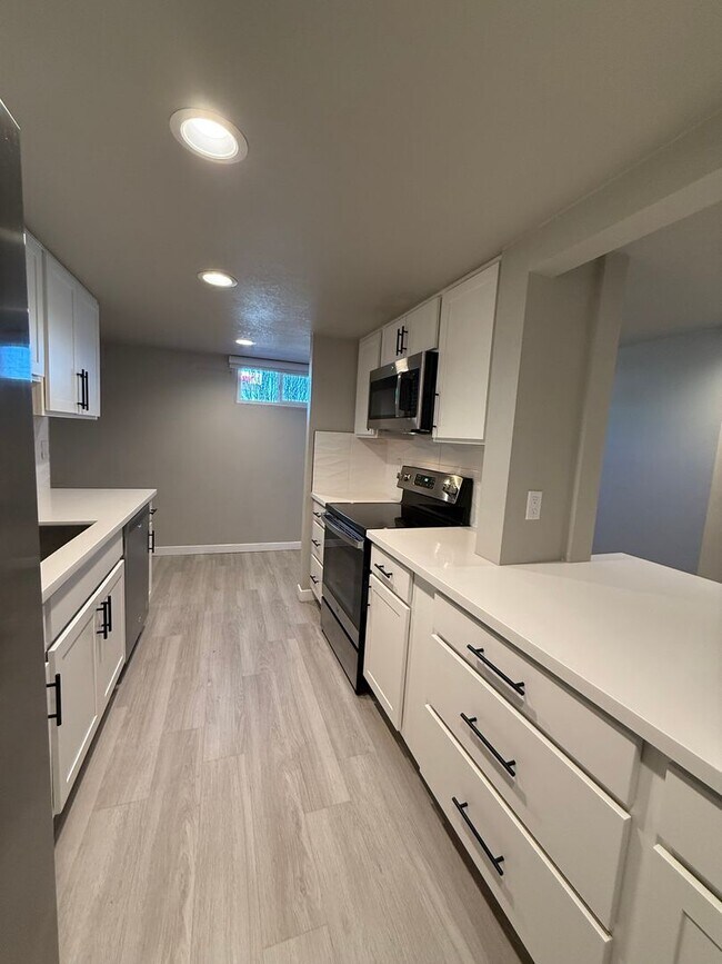 Photo - 943 S Wells Ave Unit B