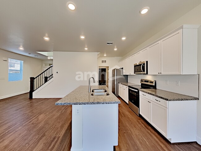Photo - 1525 Garden Swing Ave