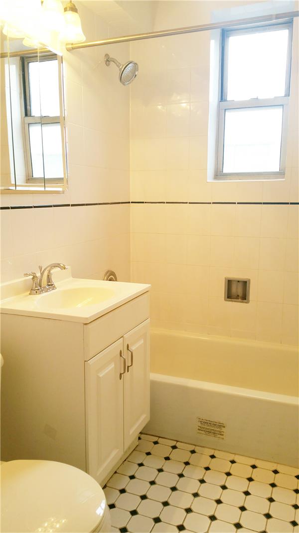 Photo - 5620 Netherland Ave