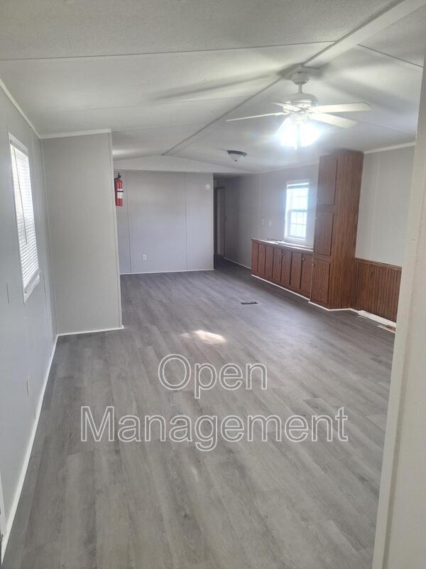 Photo - 301 Mantle Ave