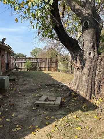 Photo - 529 Windsor Dr