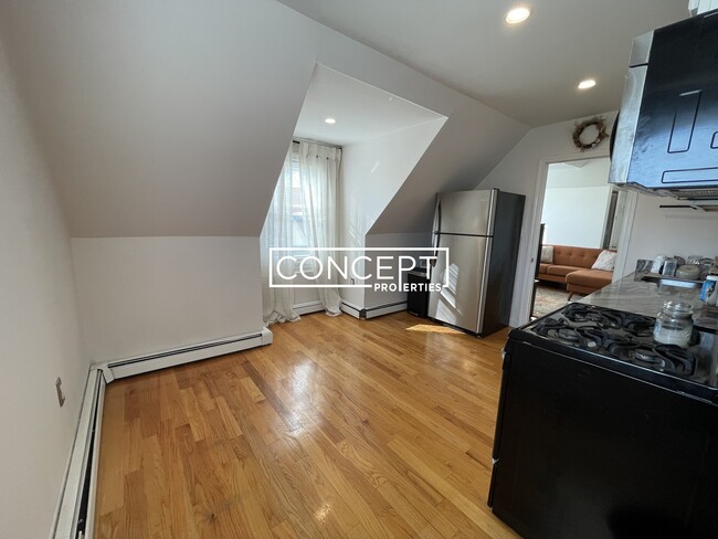 Photo - 648 Columbia Rd Unit 2TS