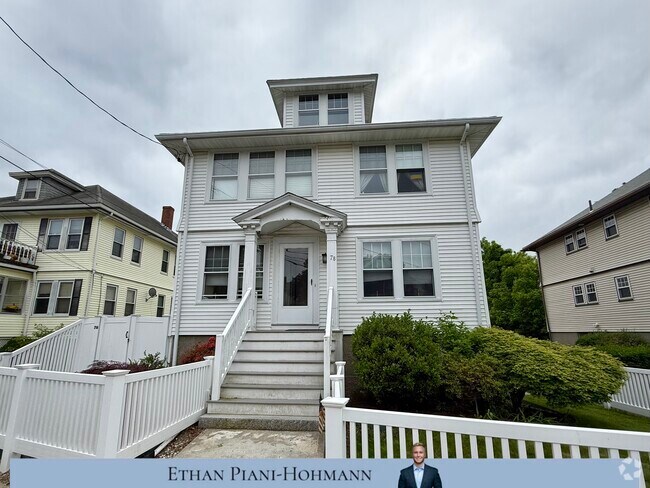Building Photo - 78 Hunnewell Ave Rental
