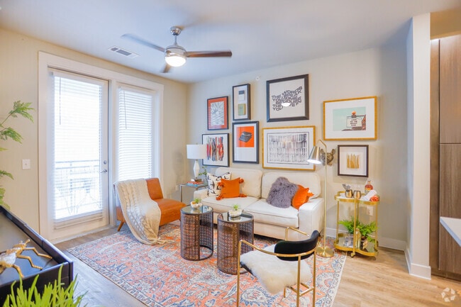 1BR, 1BA - 730SF - Domain at Founders Parc