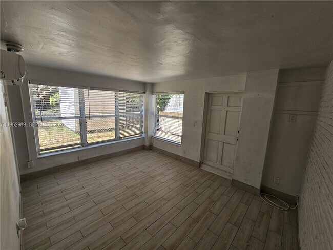 Photo - 26 SE 13th Terrace Unit 7