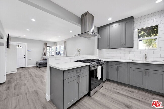 Building Photo - 201 E 91st St Rental