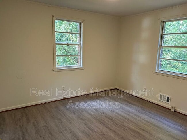 Photo - 352 N 16th St
