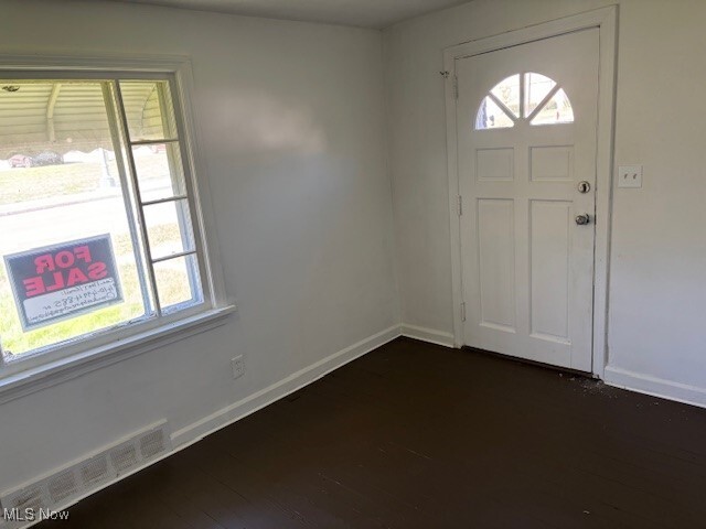 Photo - 1368 Cherry Ave NE