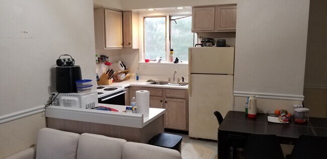 Photo - 1105 Glenfield Rd Unit 2