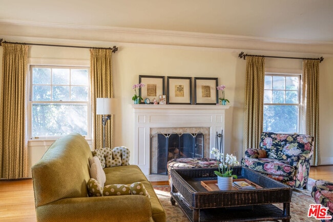 Photo - 149 N Van Ness Ave