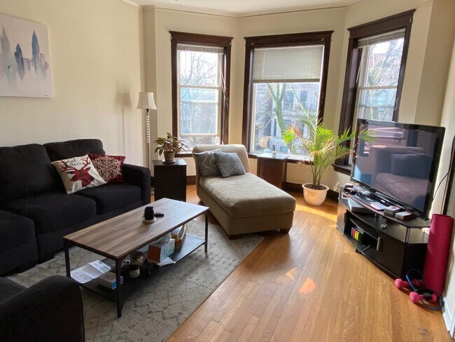 Photo - 1240 W Cornelia Ave