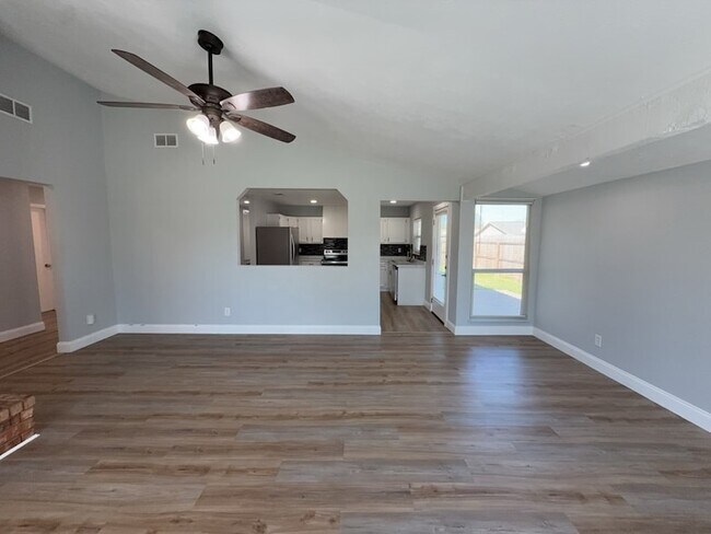 Photo - 8917 Vernon Dr