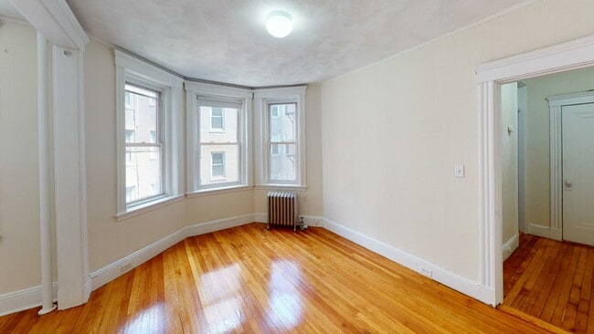 Photo - 1192 Boylston St