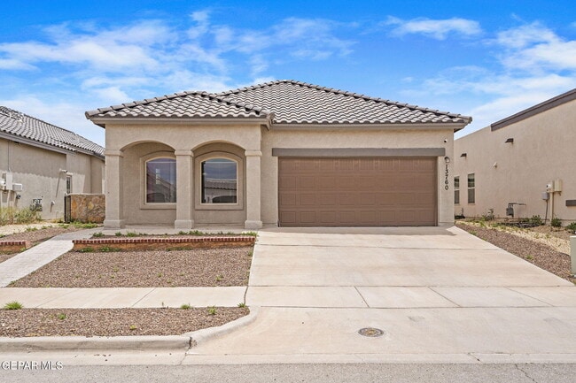 Building Photo - 13760 Blackburn Ave