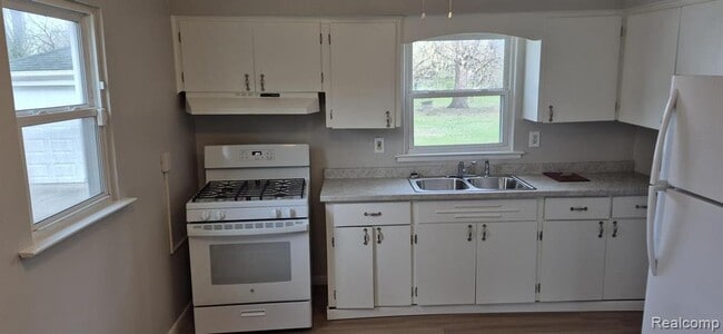 Photo - 20284 Melrose St