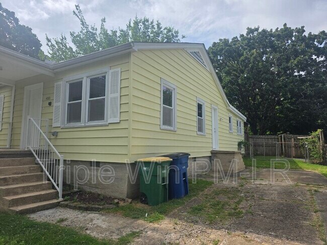 Photo - 400 W 34th St