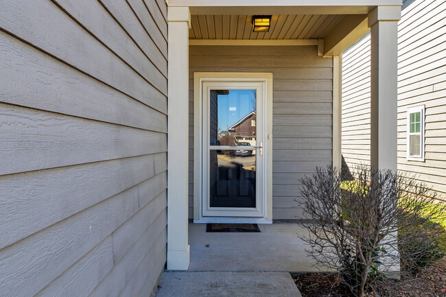 Photo - 1018 Hemlock Dr