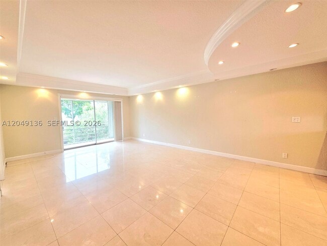 Building Photo - 1400 NE 57th St Unit 202