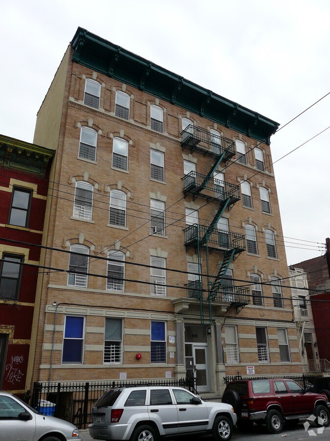 Photo - 415 E 154th St