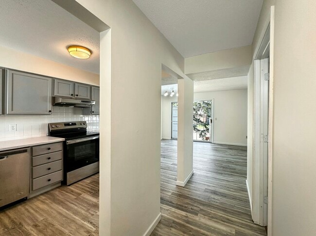 Photo - 607 E Burnsville Pkwy