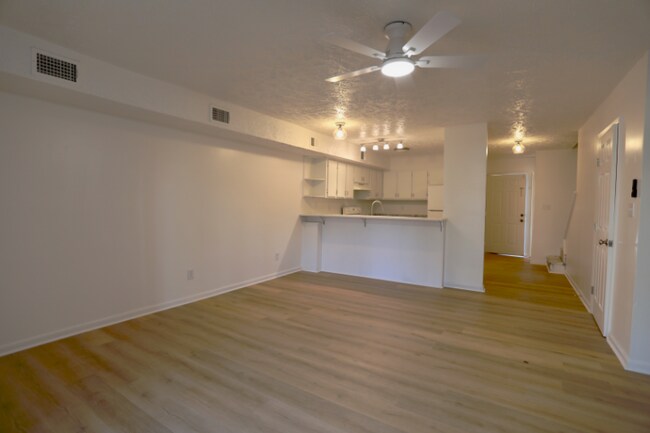 Photo - 365 W Illinois Ave