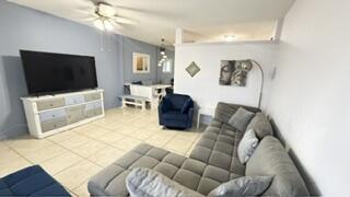 Building Photo - 725 SW 11th Ave Unit 6F