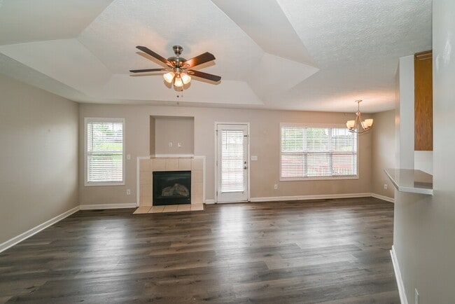 Photo - 634 Loch Lomond Cir