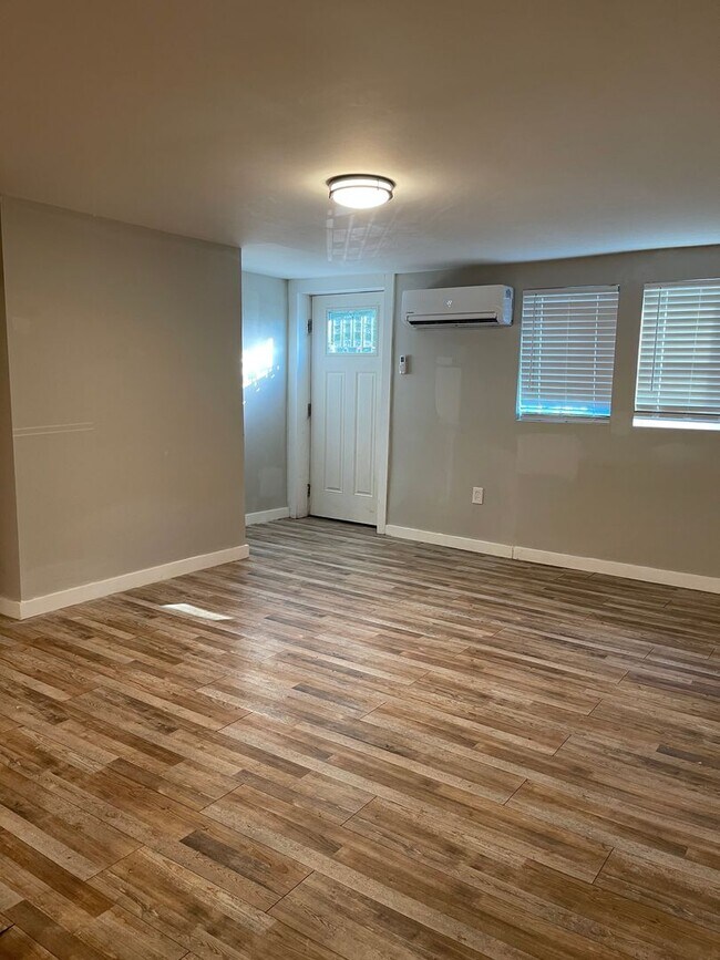 Photo - 400 Ave A Unidad B