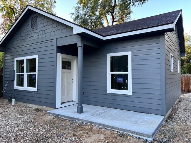 Building Photo - 1713 W Boise Ave Unit C