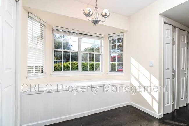 Photo - 2065 Emerald Terrace