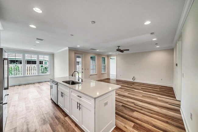 Photo - 22 Roundwood Dr