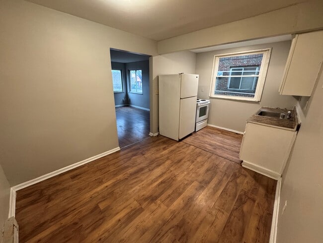 Photo - Crest Hill Quad Apartments