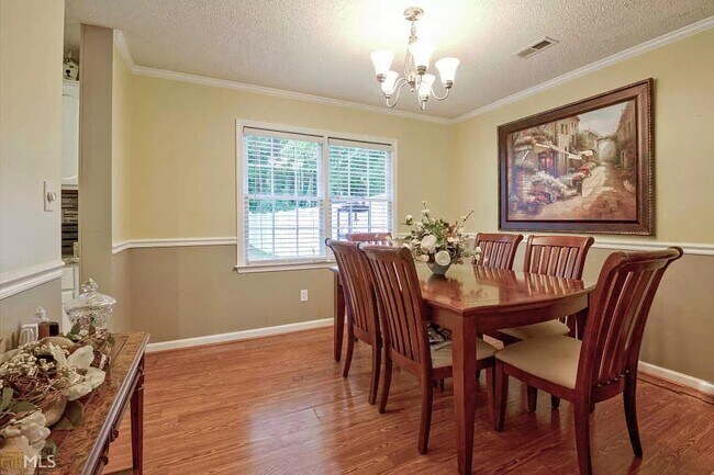 Photo - 102 Oak Newel