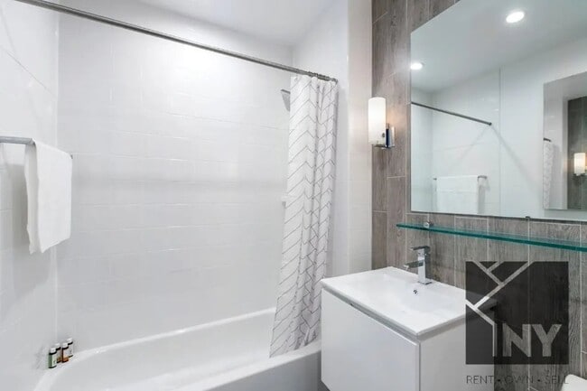 Photo - 53 W Broadway Unit 20D