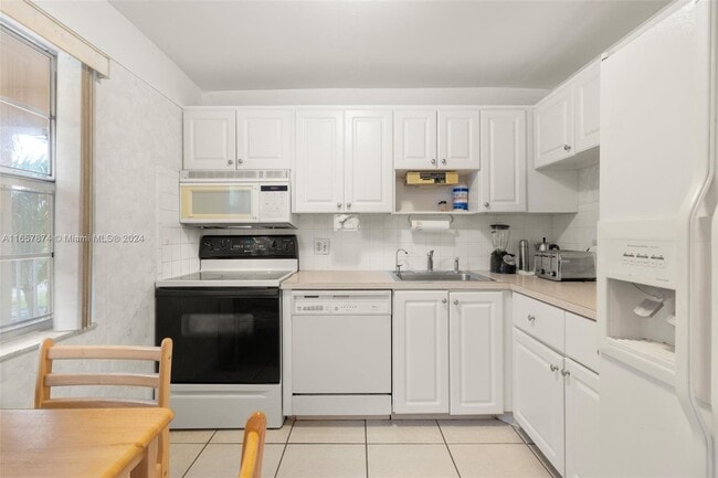 Photo - 1040 Country Club Dr Unit 309