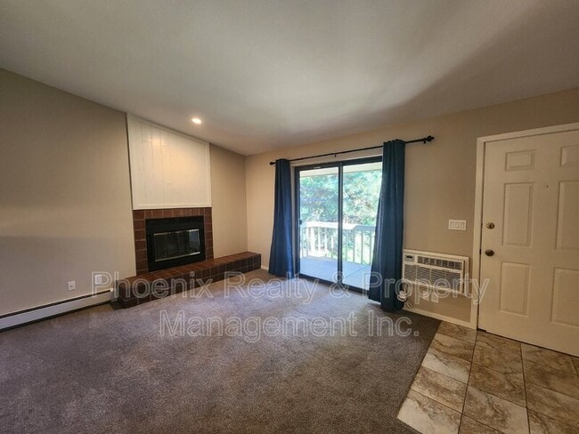 Photo - 2800 Kalmia Ave Unidad B302