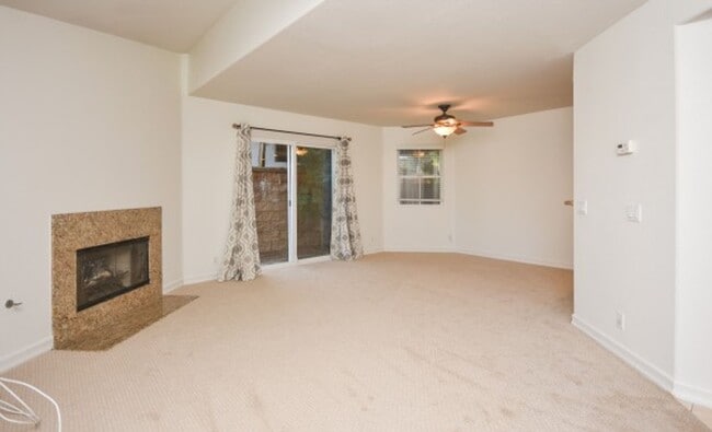 Photo - Beautiful condo blocks from the beach!