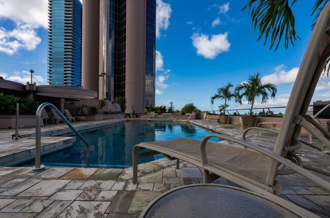 Building Photo - Beautiful Ocean View! 1 bedroom Condo with... Unit 2603