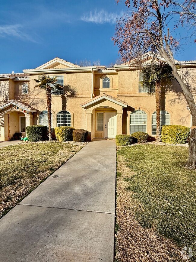 Building Photo - Adorable 3-BR Parkside Townhome