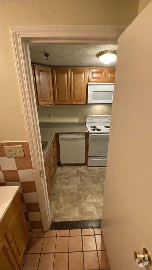 Building Photo - 87 Broad St Unit 1 Rental