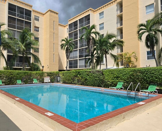 Photo - 2935 NE 163rd St Unit 2G