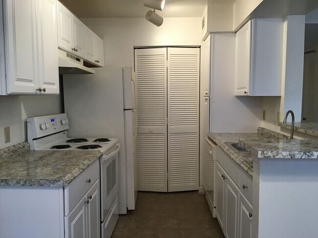 Photo - 1029 S Hiawassee Rd Unidad 2412